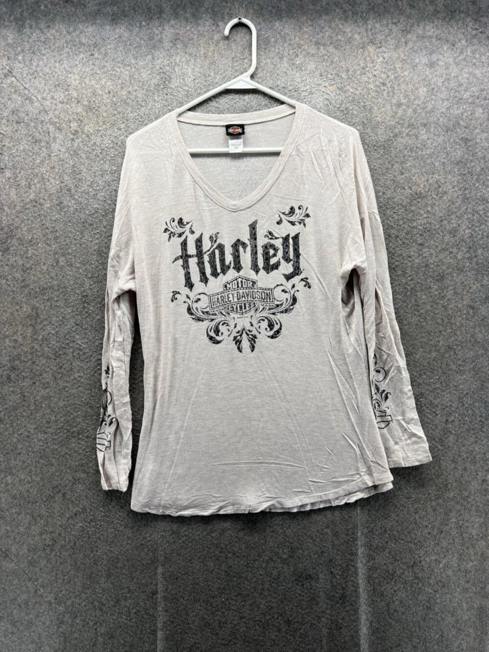 Harley-Davidson Shirt Women Medium Beige V Neck Long Sleeve Graphic Tee Biker